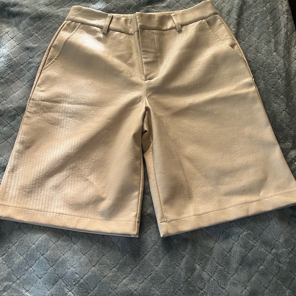 Urban Outfitters Faux Leather Bermuda Shorts Ivory Cream High Waisted Large NWT